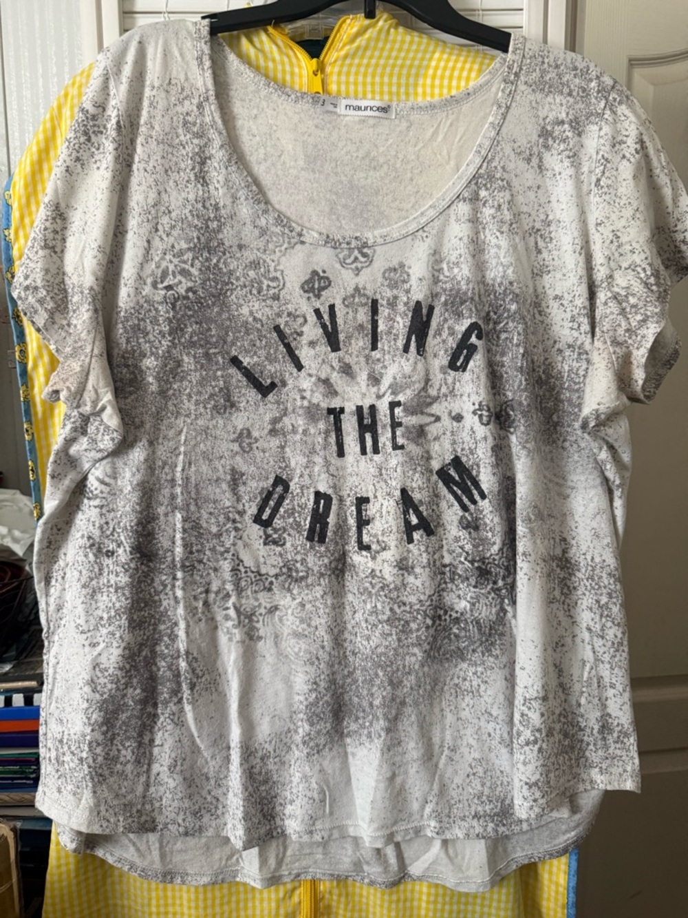Maurices Size 3 White and Gray 'Living The Dream' Scoop Neck Tee